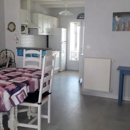 Villa Confortable Et Spacieuse, Secteur Calme - Fr-1-476-106